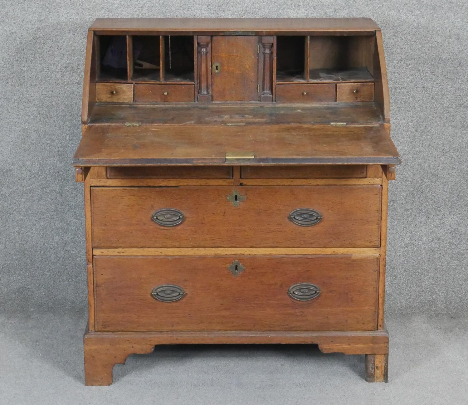 A 19th century country oak bureau with fitted interior. H98 W84 D50 - Image 2 of 4