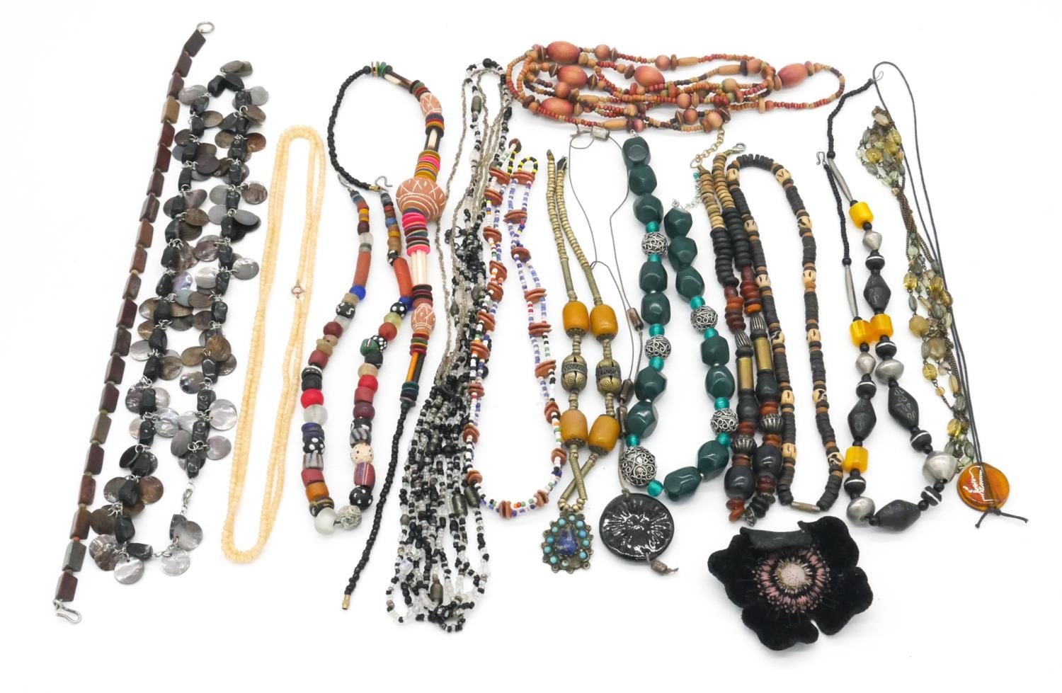 A collection of costume jewellery. Inluding a tribal cane glass bead necklace and other necklaces. - Image 2 of 6