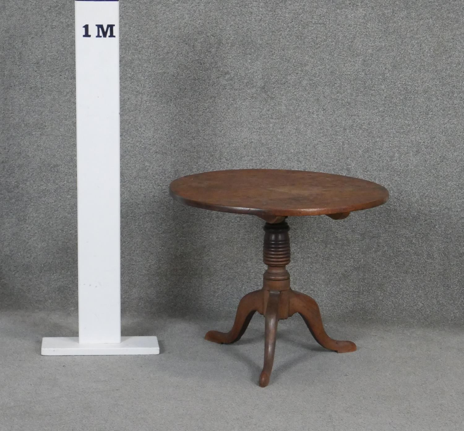 A Georgian oak tilt top occasional table on tripod cabriole supports. H50 D60cm - Image 2 of 3