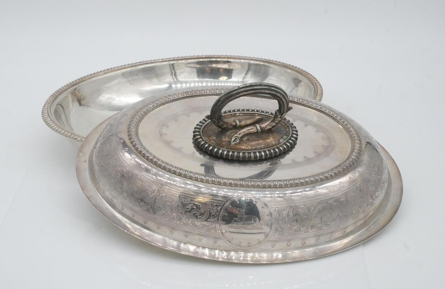 A Victorian silver plated serving dish with lid and removabale handle. L.28cm - Image 4 of 8