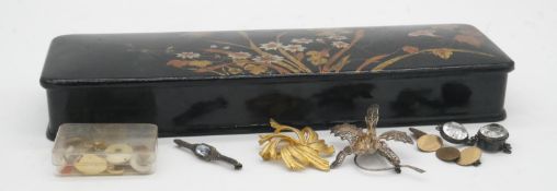 A collection of antique jewellery in a gilded Japanese lacquer box. Including a silver and paste Art