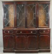 A Georgian style mahogany breakfront library bookcase. H.195 W.182 D.35cm