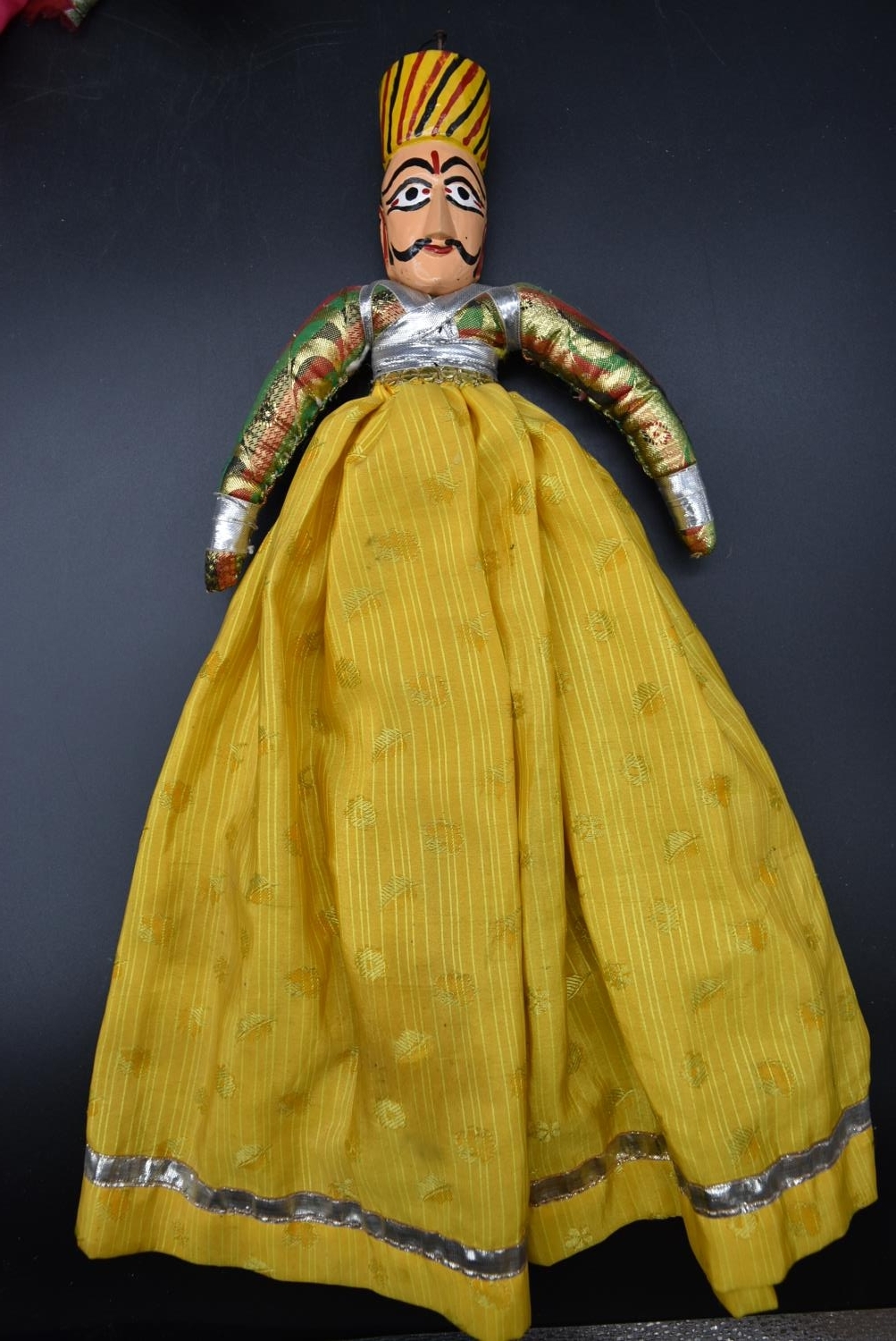 A collection of 20th century Indonesian dolls & puppets. H.60cm (largest doll) (5) - Image 2 of 10