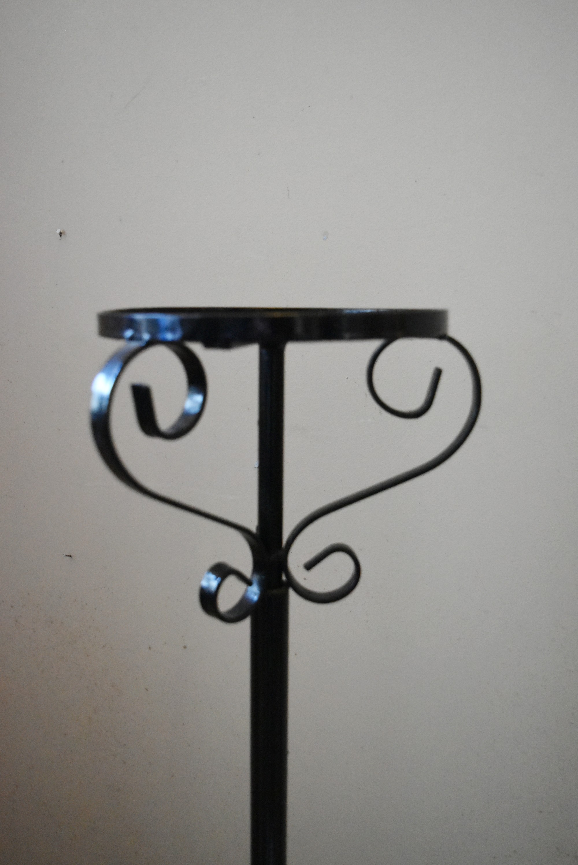 A wrought iron lamp stand on scrolling tripod base. H.105 Dia.18cm - Image 6 of 6