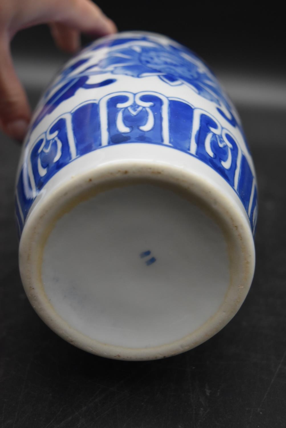 A collection of blue and white chinaware. Including, a chinese vase, pagoda form pot, floral - Image 4 of 11