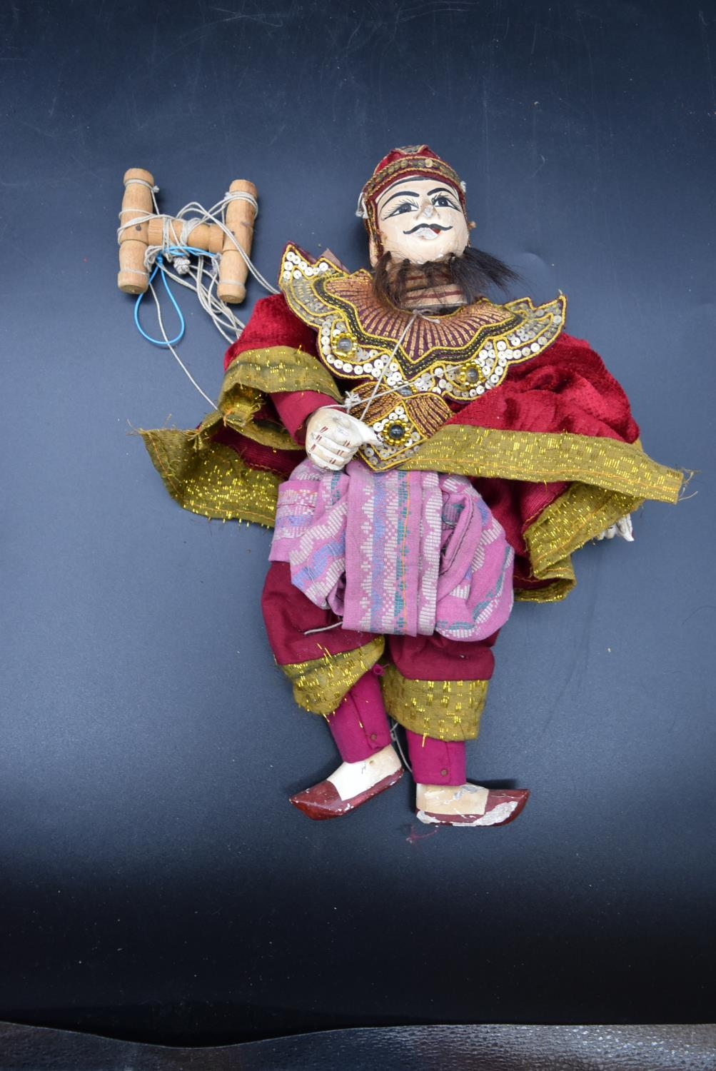 A collection of 20th century Indonesian dolls & puppets. H.60cm (largest doll) (5) - Image 7 of 10