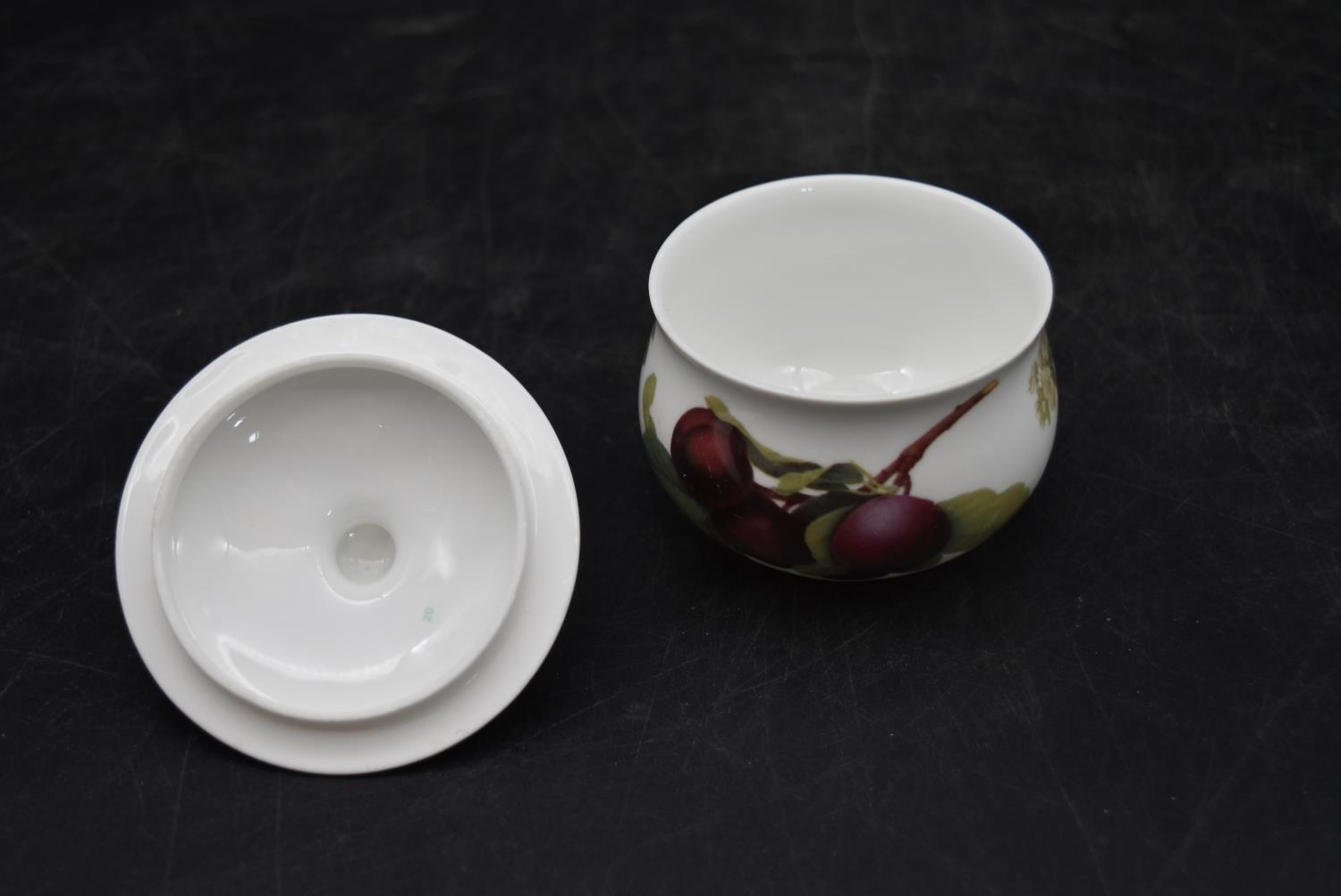 An 'RHS Hooker's Fruit' coffee set. Including six coffee cups and saucers, two serving plates, a - Image 10 of 10