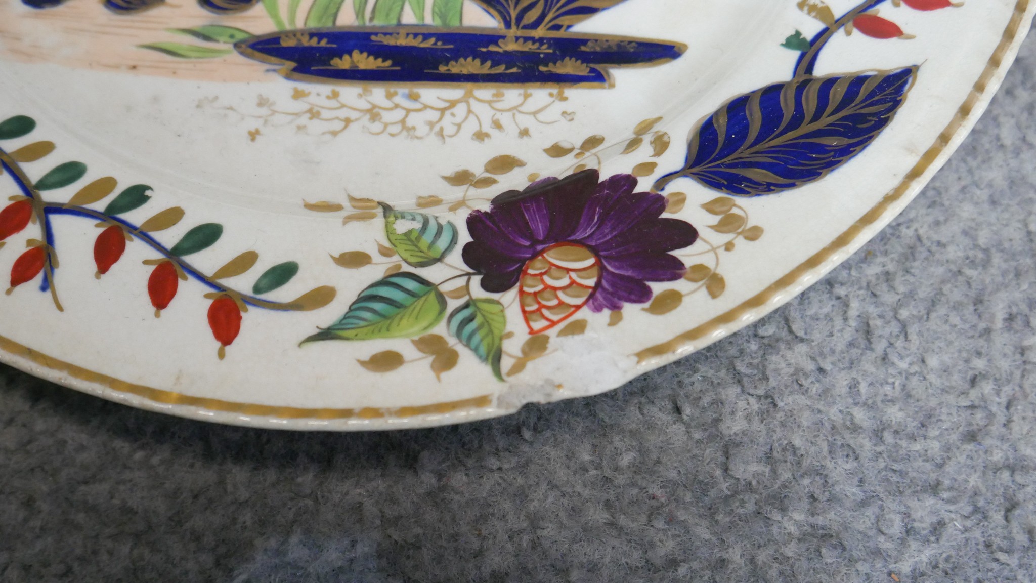 An 18th century 18 piece part Derby hand painted and gilded Japanese design dinner service. - Image 6 of 15