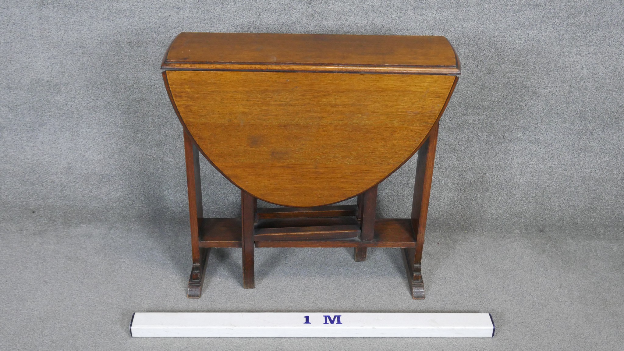 A mid century oak drop flap Sutherland table with gateleg action. H.74 W.74 D.25cm - Image 2 of 4