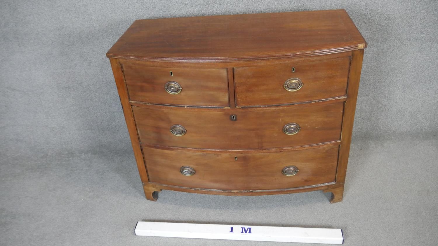 A 19th century mahogany bow fronted chest on shaped bracket feet. h87 w107 d54 - Image 3 of 3