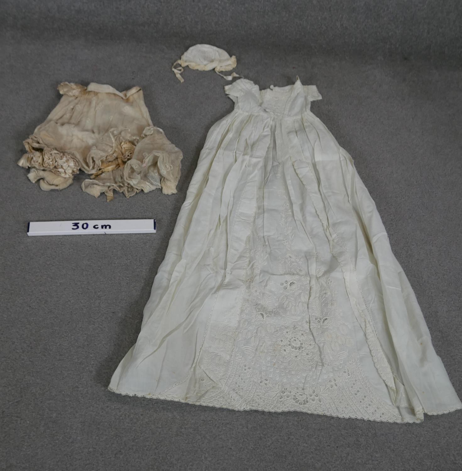 A Victorian hand made lace christening robe along with a Victorian lace, cotton and silk rose - Image 4 of 6