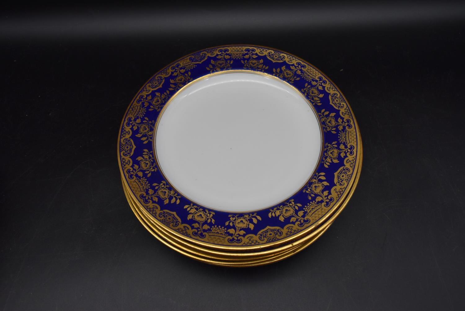 A Wedgwood gilded stylised foliate design part dinner service. Including 9 plates, 8 small plates, 4 - Image 19 of 21