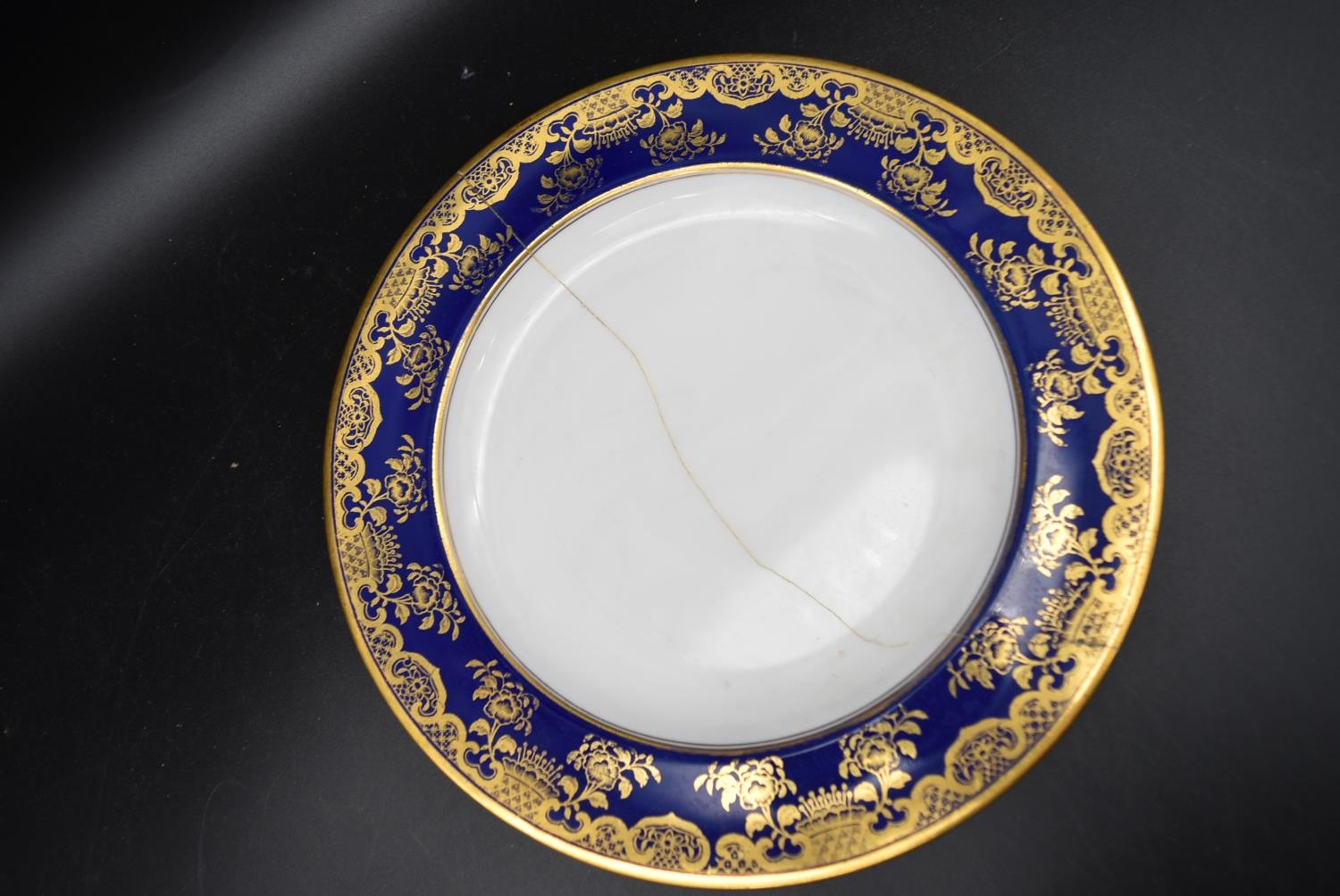 A Wedgwood gilded stylised foliate design part dinner service. Including 9 plates, 8 small plates, 4 - Image 13 of 21
