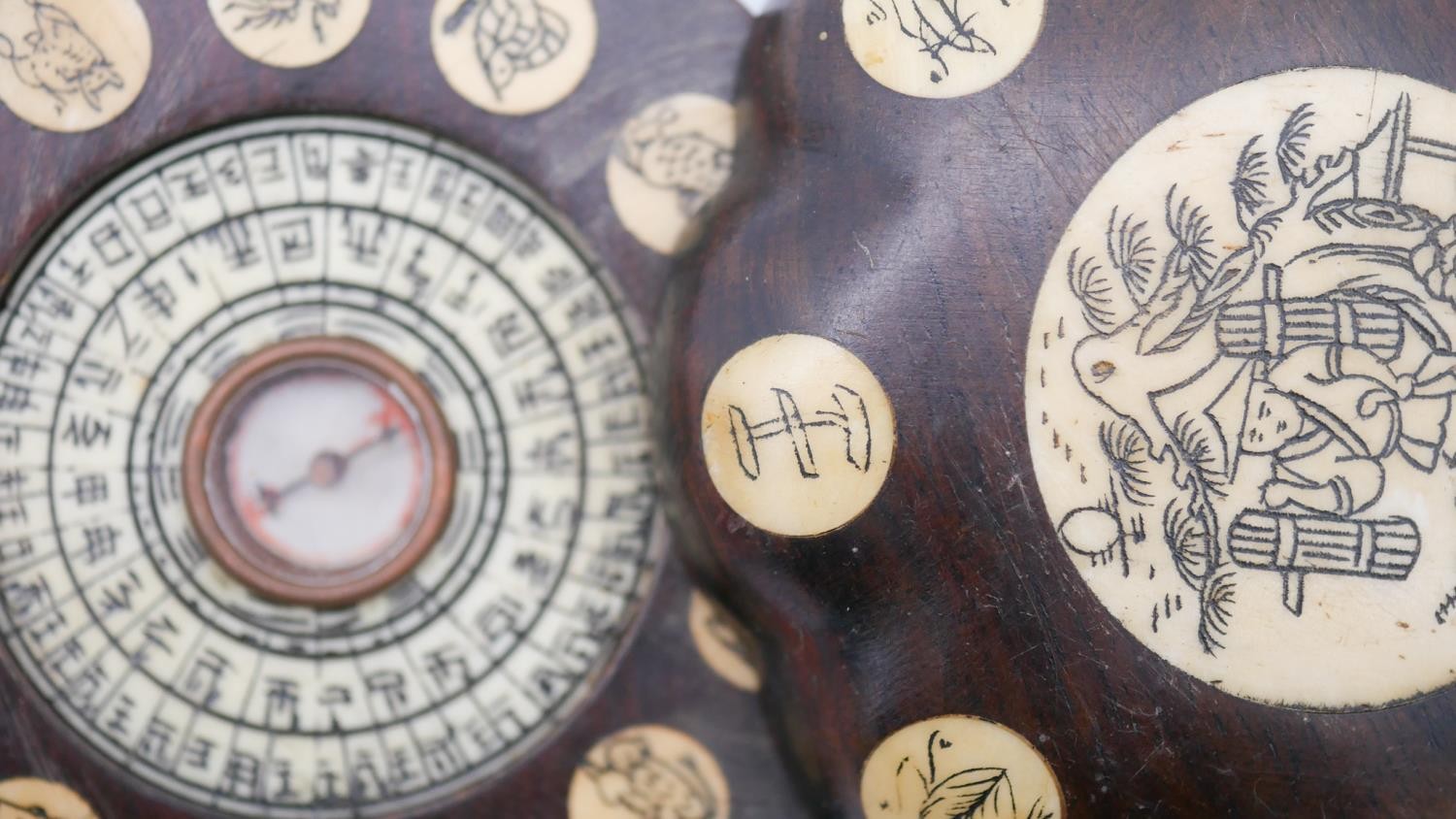 A 20th century Chinese Feng Shui rosewood and bone compass. In a rosewood case with eight bone - Image 3 of 4