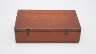 A wooden cased WWII Wray, London field gun artillery spririt level, inclinometer. Makers label to
