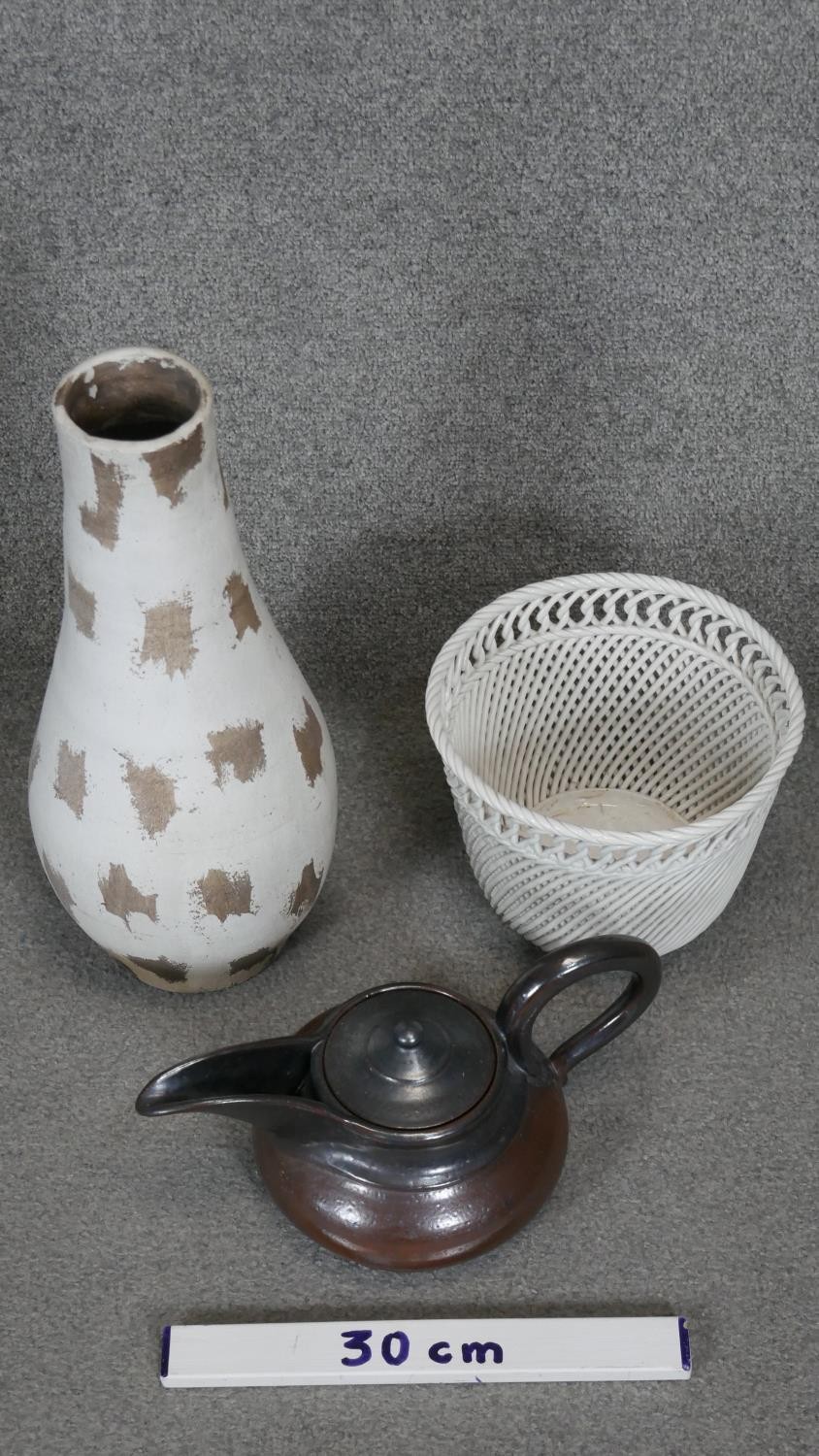 A collection of ceramics. Including a white Italian porcelain woven planter, an Art Deco stone - Image 2 of 6