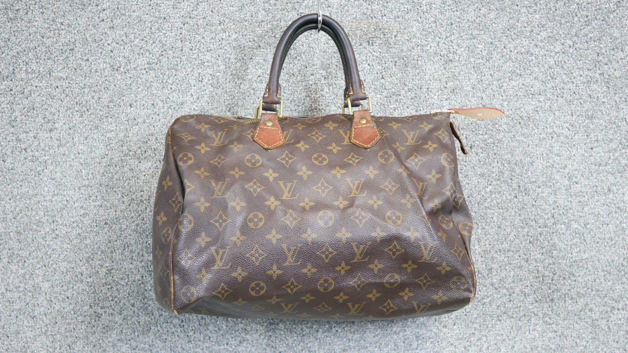 A vintage Louis Vuitton monogram Speedy 30 handbag, the maker's monogram coated canvas with smooth - Image 2 of 7