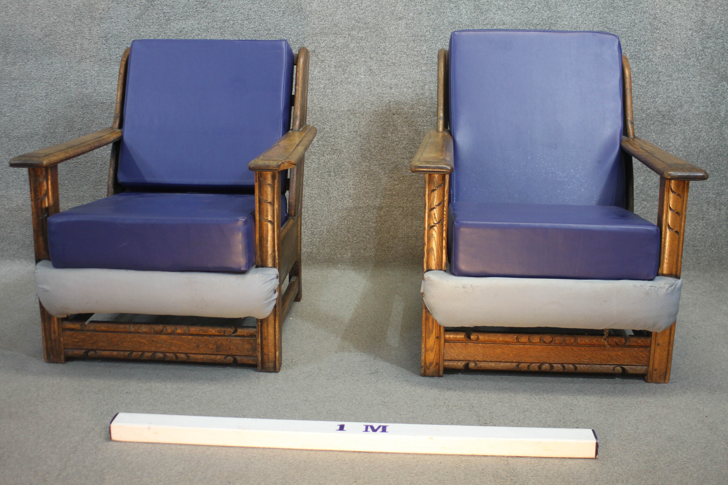 A pair of vintage oak framed Ercol armchairs. - Image 3 of 6