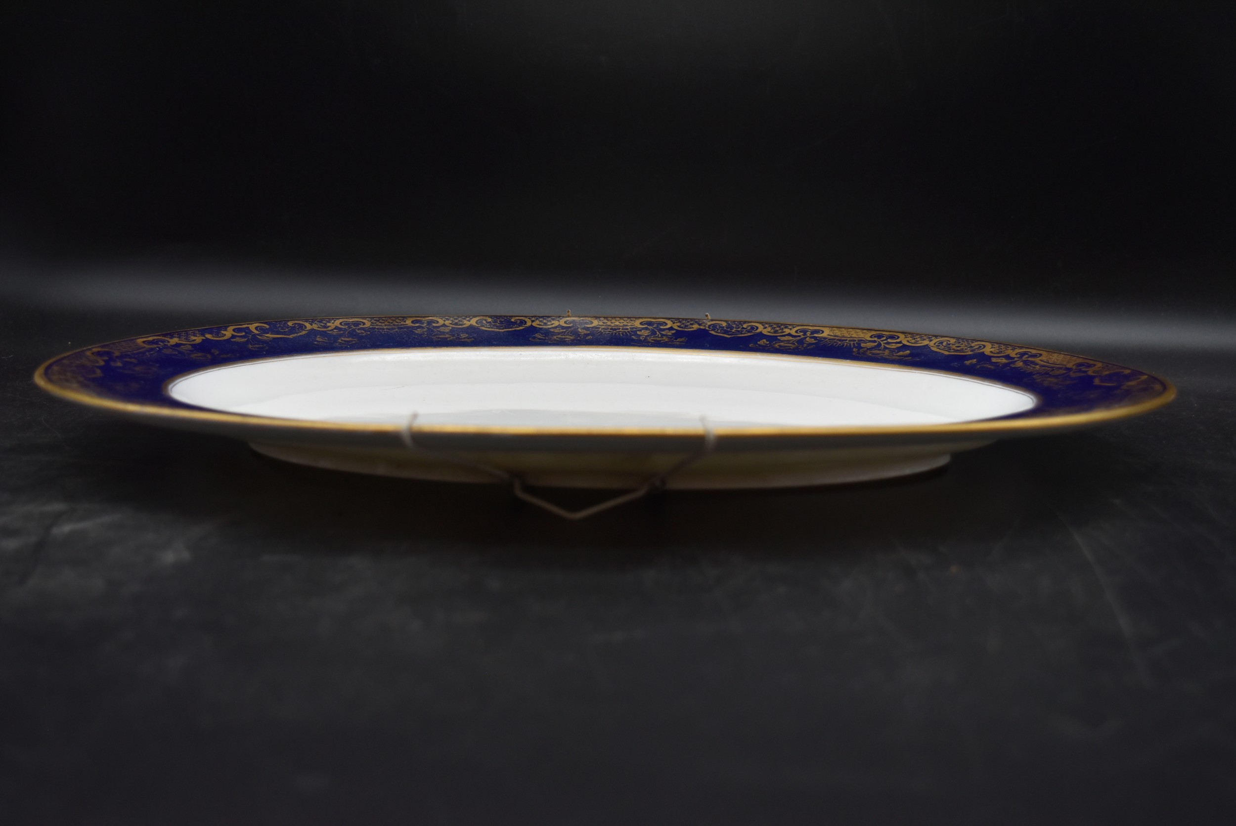 A large antique Wedgwood oval gilded stylised foliate design meat platter. Stamped Wedgwood. L.48 - Image 2 of 6