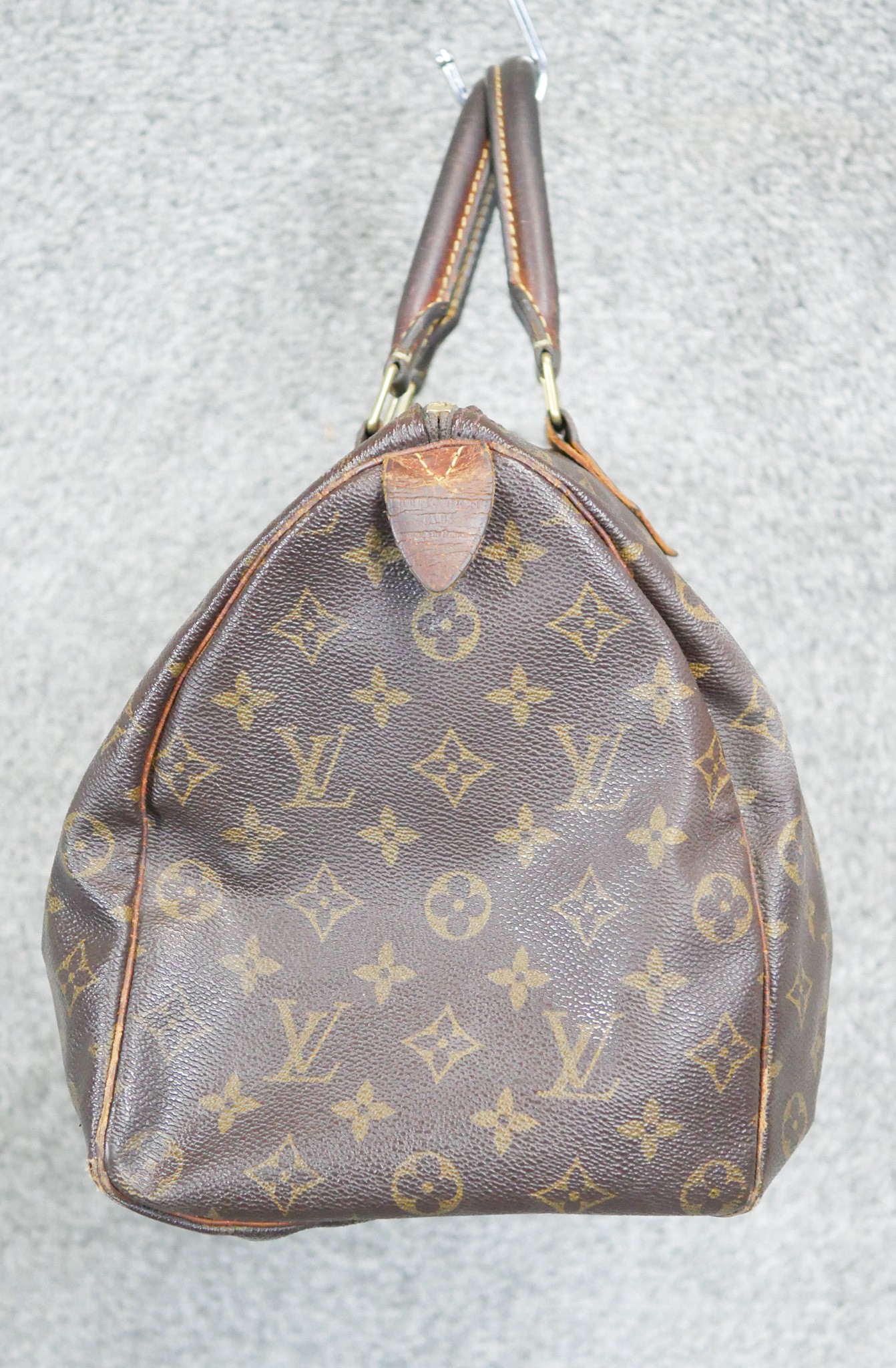 A vintage Louis Vuitton monogram Speedy 30 handbag, the maker's monogram coated canvas with smooth - Image 3 of 7