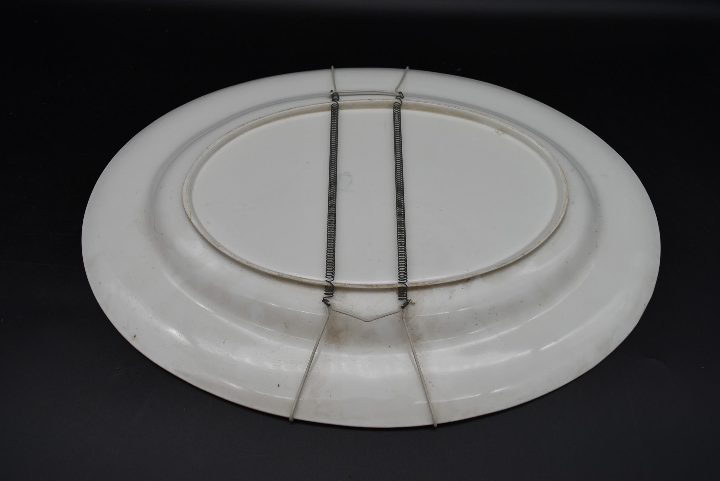 A large antique Wedgwood oval gilded stylised foliate design meat platter. Stamped Wedgwood. L.48 - Image 5 of 6