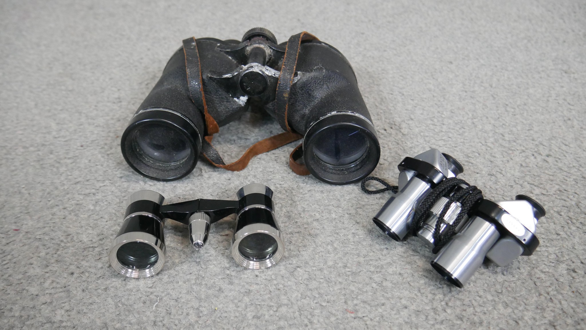 Two sets of binoculars and a pair of opera glasses. A cased set of Asahi Pentax prism coated - Image 3 of 8
