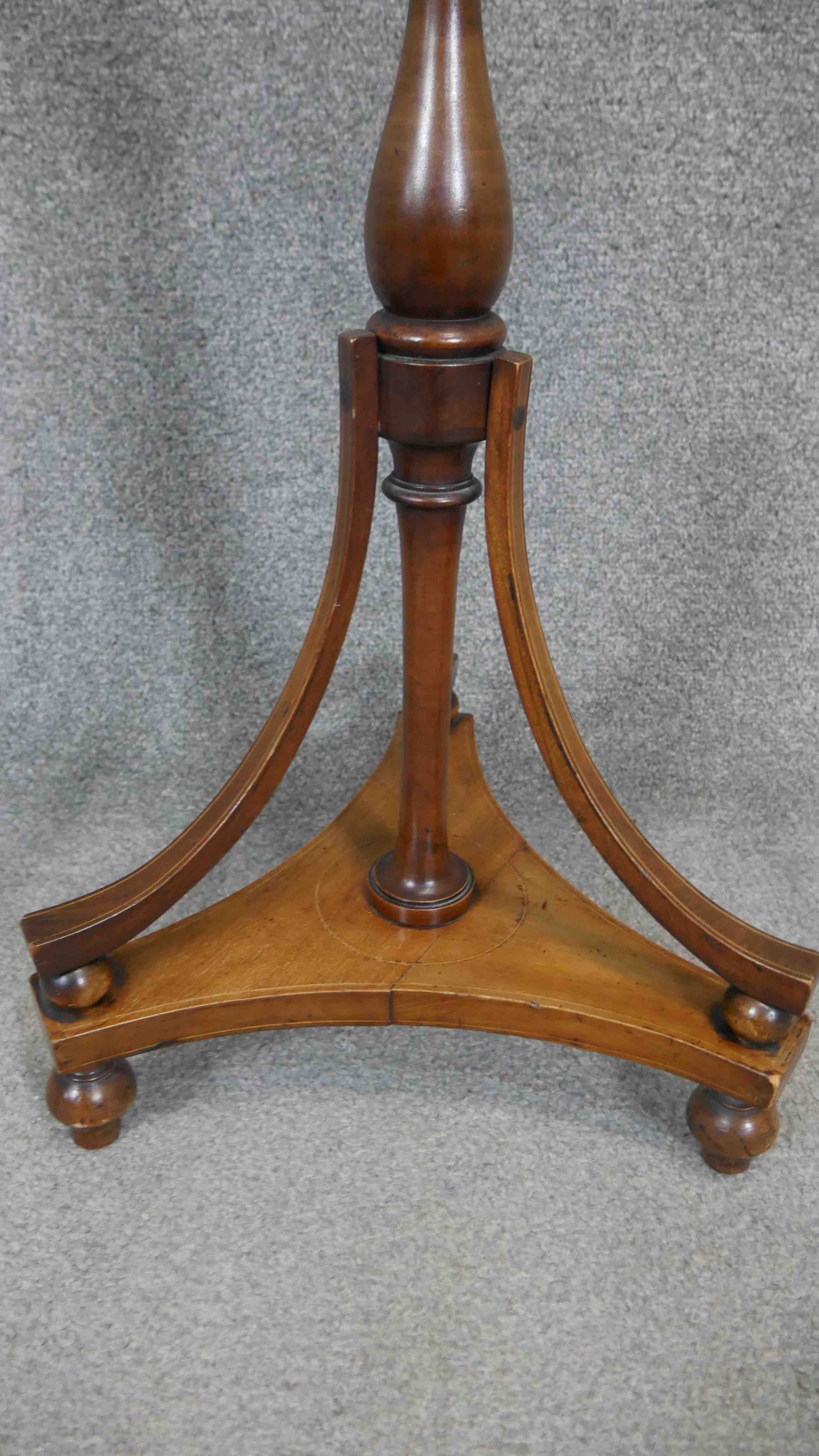 A 19th century mahogany and satinwood strung Empire style lamp table table with central inlaid fan - Image 4 of 4