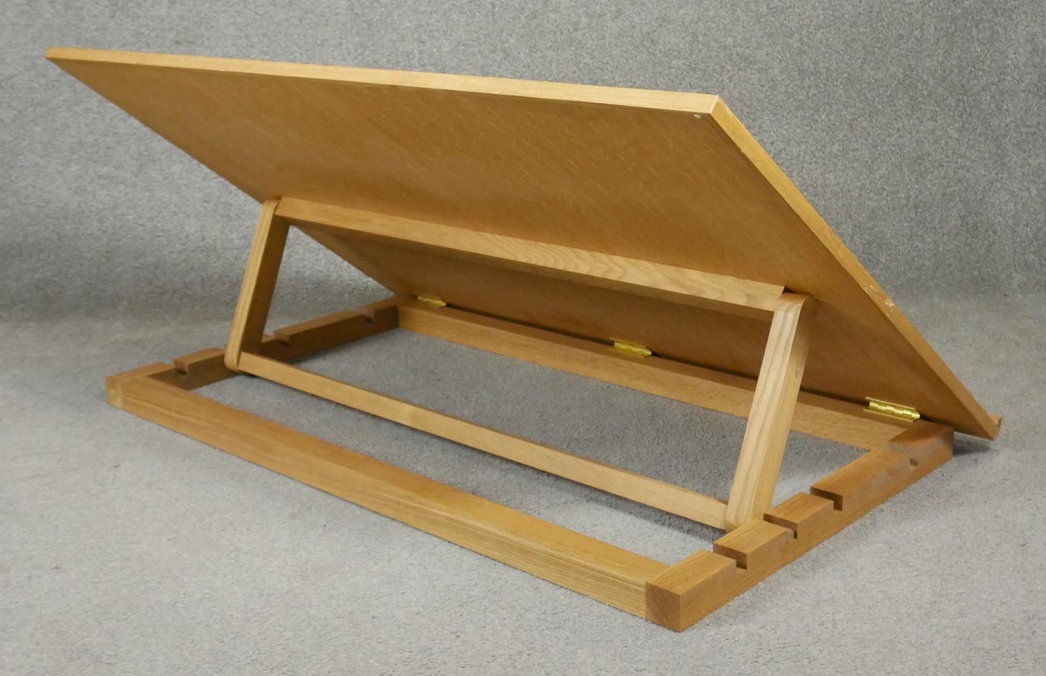 A modern light oak table top adjustable draughtsman's or architects's drafting table. H.84 W.120cm - Image 2 of 5