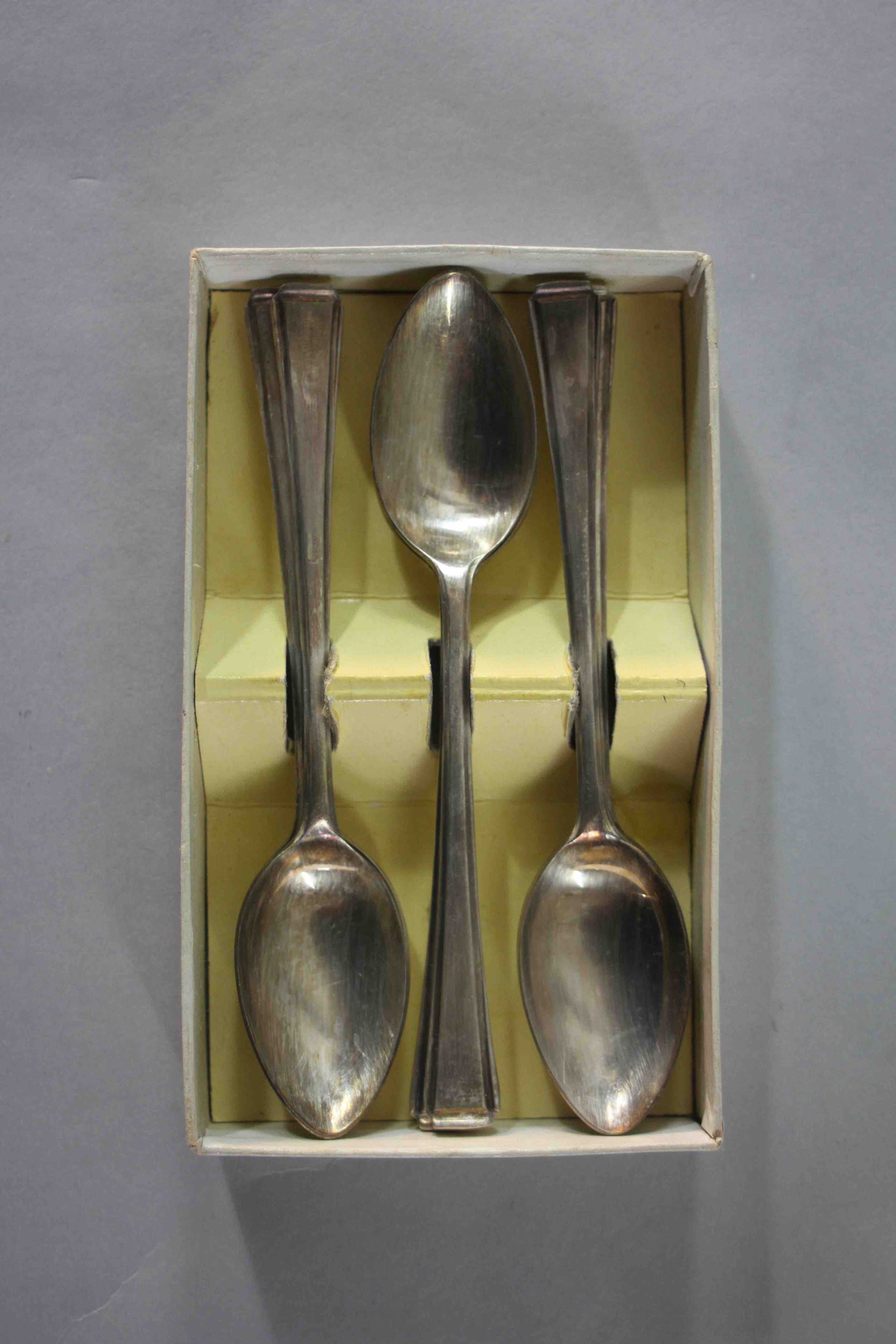 Three boxes of Priestly & Moore silver plated forks and spoons. (18 pieces in total) - Image 4 of 8