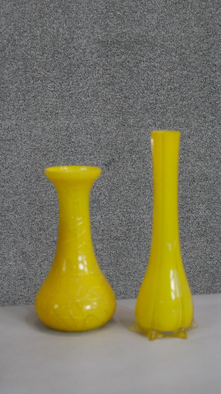 A collection of vintage and antique glass vases. Including two vintage opaque yellow glass vases, an - Image 5 of 6