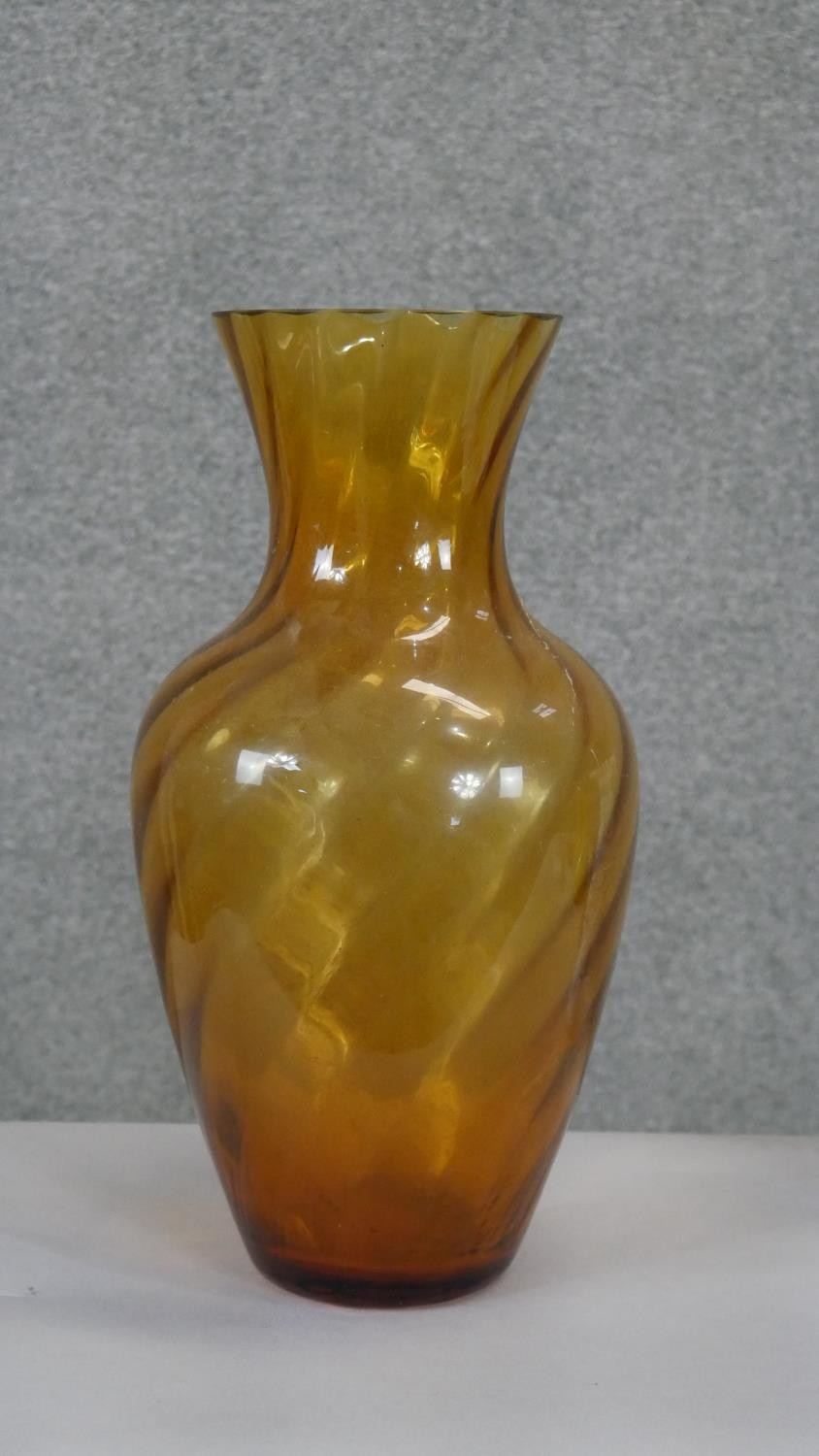 A collection of vintage and antique glass vases. Including two vintage opaque yellow glass vases, an - Image 3 of 6