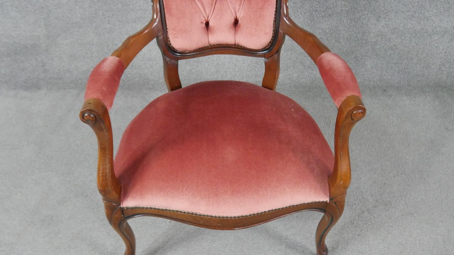 A pair of Continental style armchairs in buttoned velour upholstery on cabriole supports. - Image 4 of 5