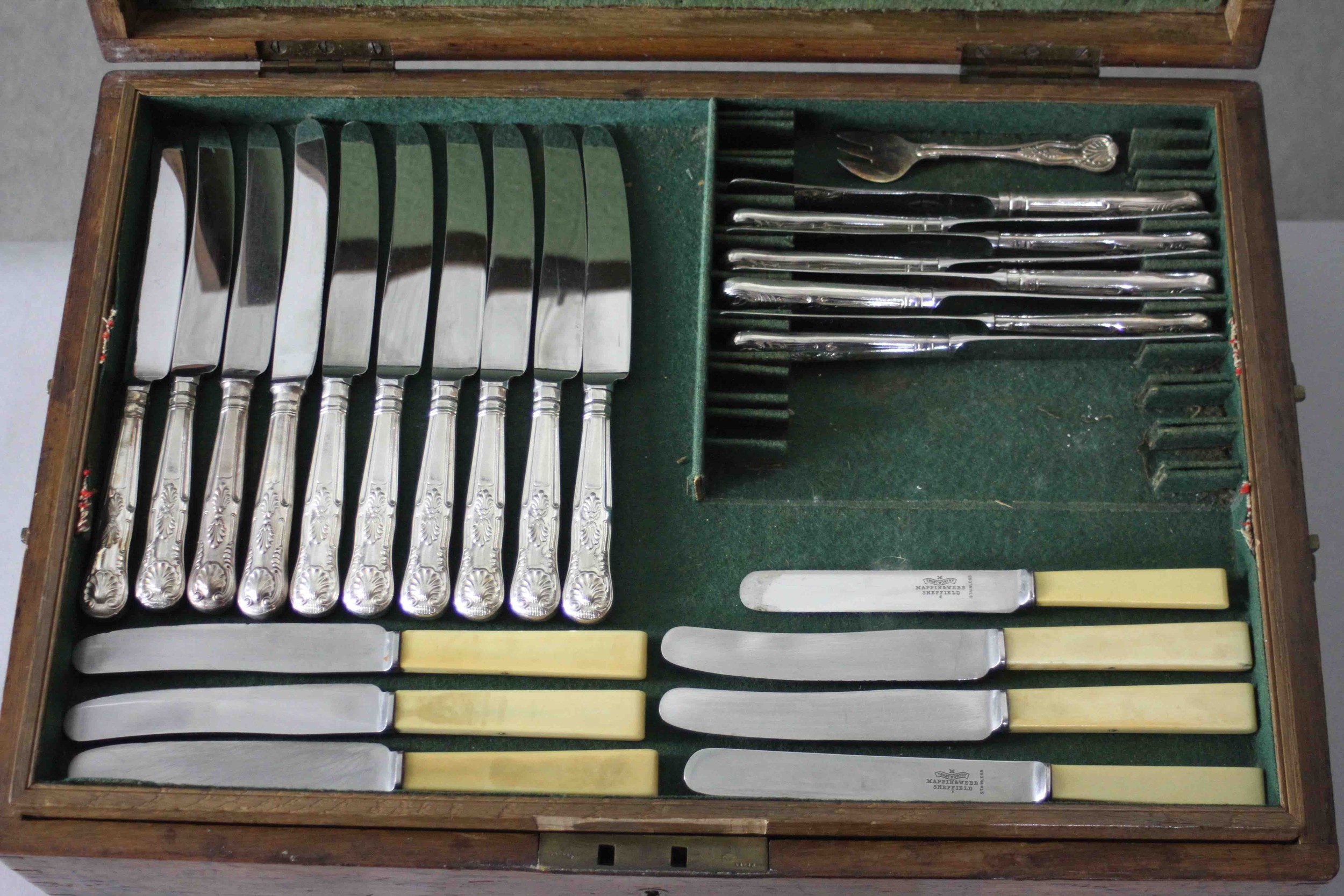 A Victorian ten person part canteen of silver plated cutlery, various makers such as Mappin & - Image 2 of 7