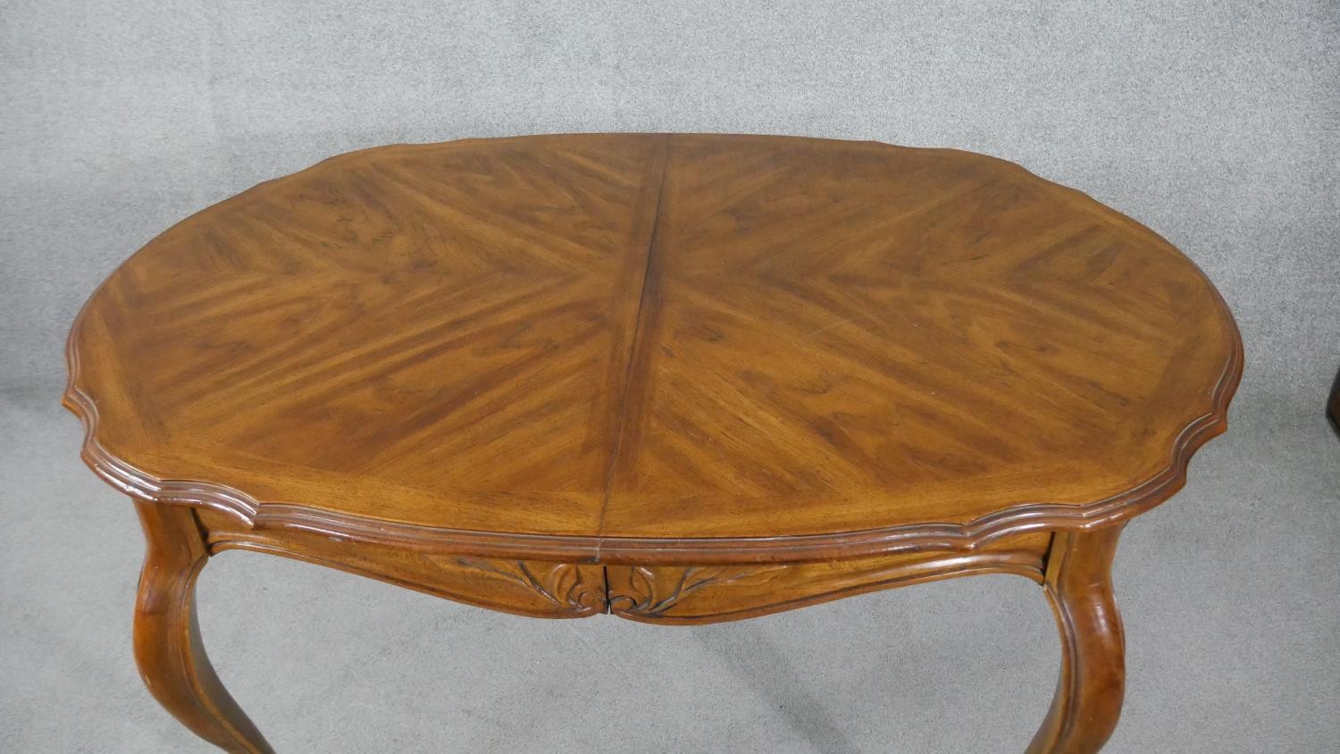 A French Provincial style walnut extending dining table with quarter veneered top and extra leaf - Image 3 of 7