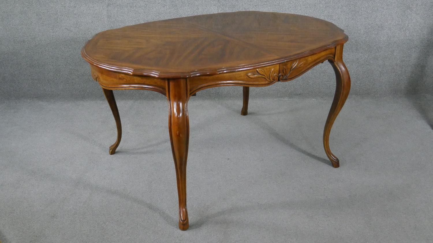 A French Provincial style walnut extending dining table with quarter veneered top and extra leaf - Image 4 of 7