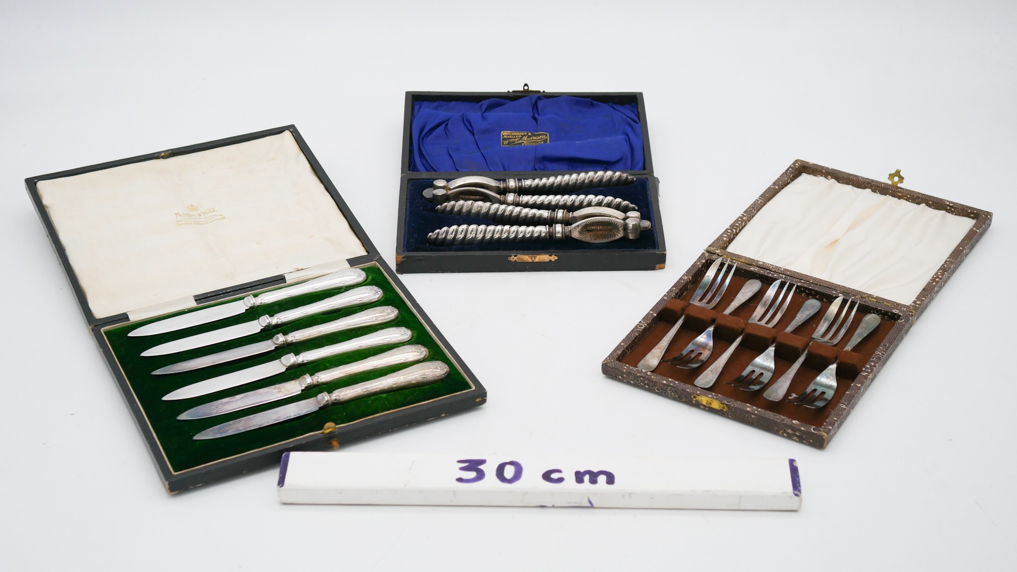 A leather cased set of Mappin and Webb silver plated fruit knives, a leather cased pair of silver - Image 3 of 10