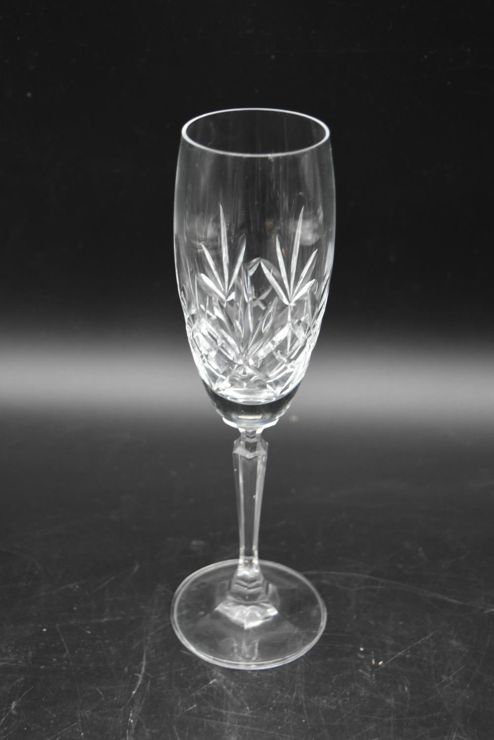 A set of six 20th century cut crystal champagne flutes. H.23 Dia.6cm - Image 3 of 4