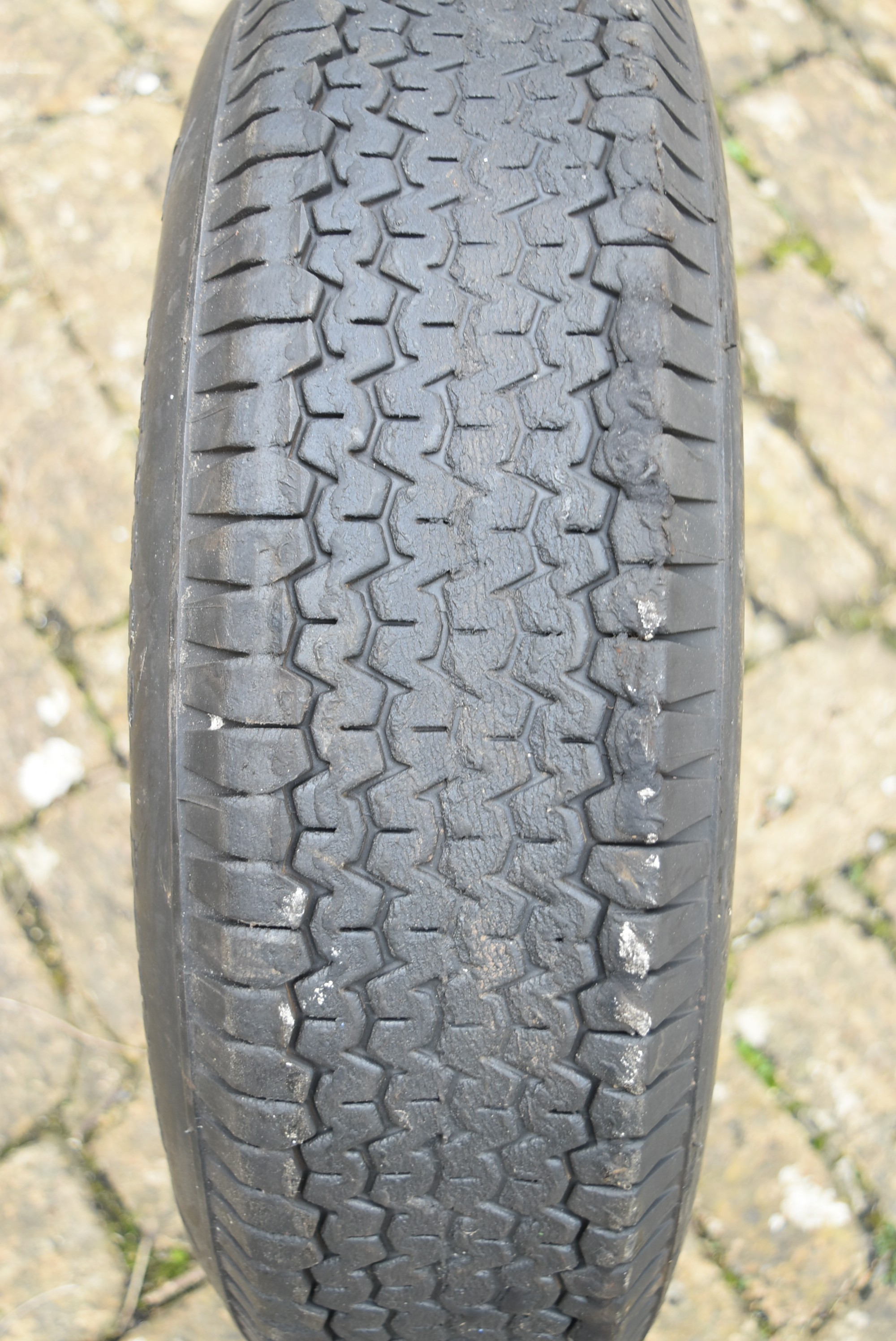 A set of six Dunlop racing tyres size 4.50 L - 15 CR45 - Image 7 of 7