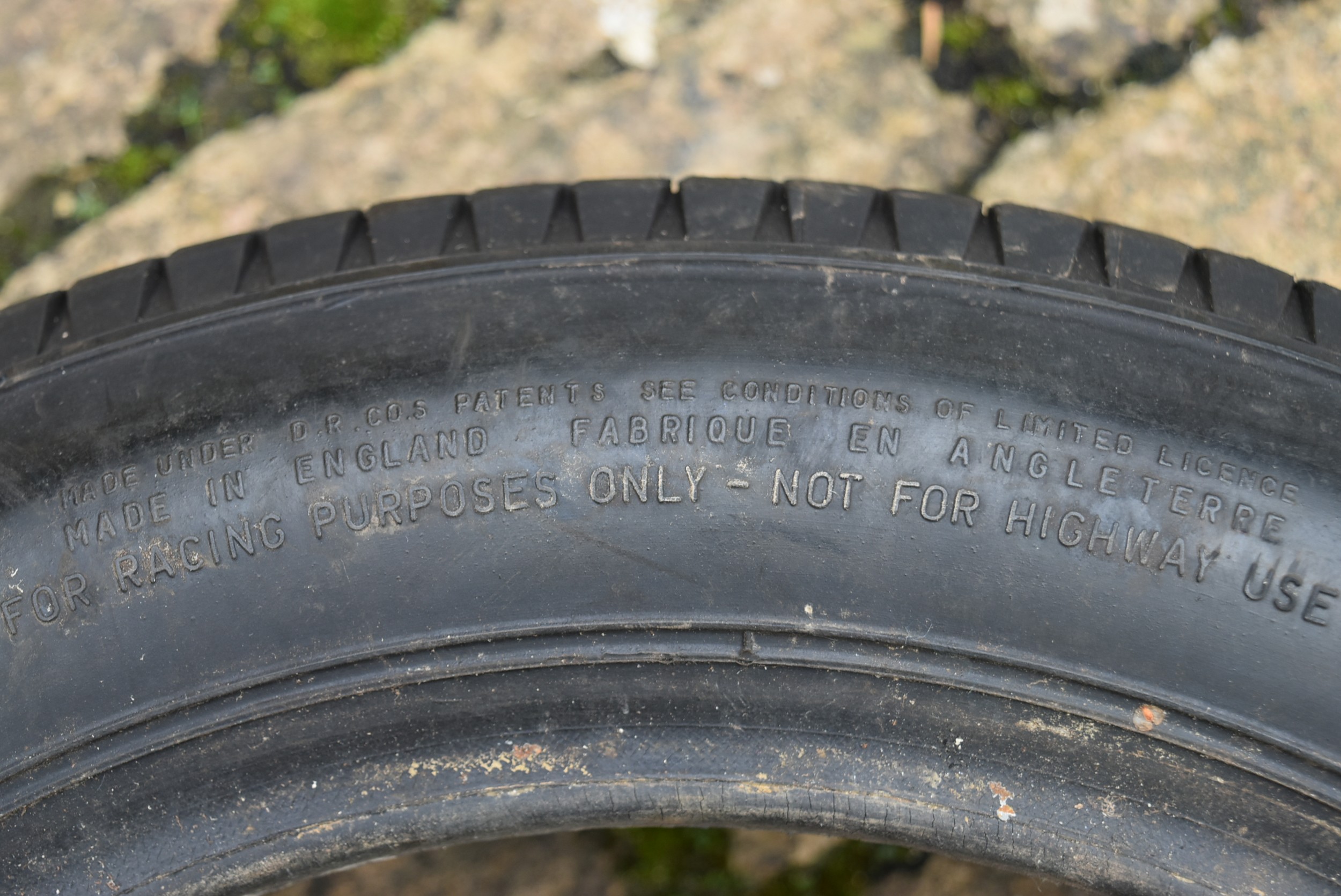 A set of six Dunlop racing tyres size 4.50 L - 15 CR45 - Image 4 of 7