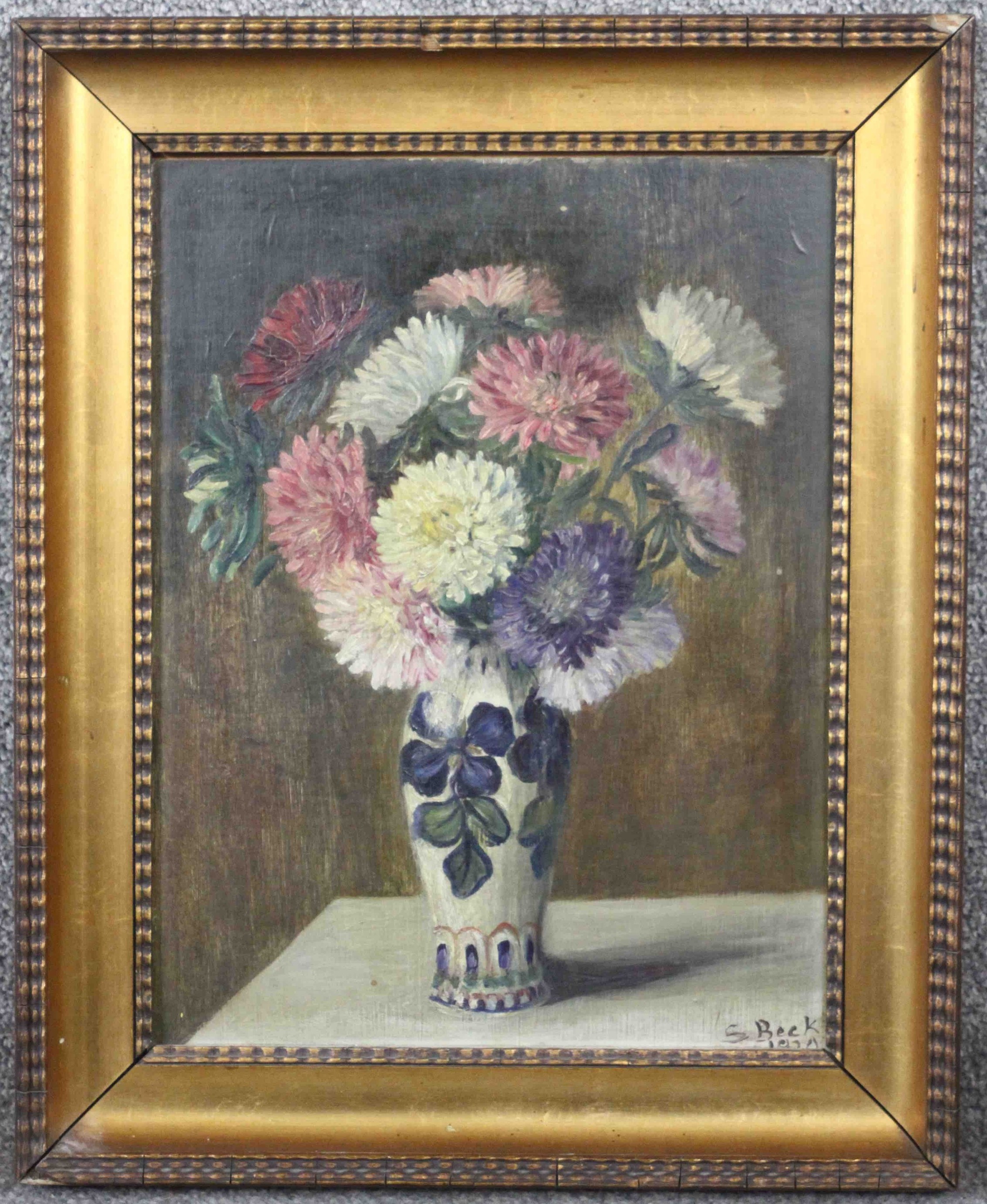A 20th century gilt framed oil on board, still life of a vase of chrysanthemums. Signed S. Beck, - Image 2 of 4