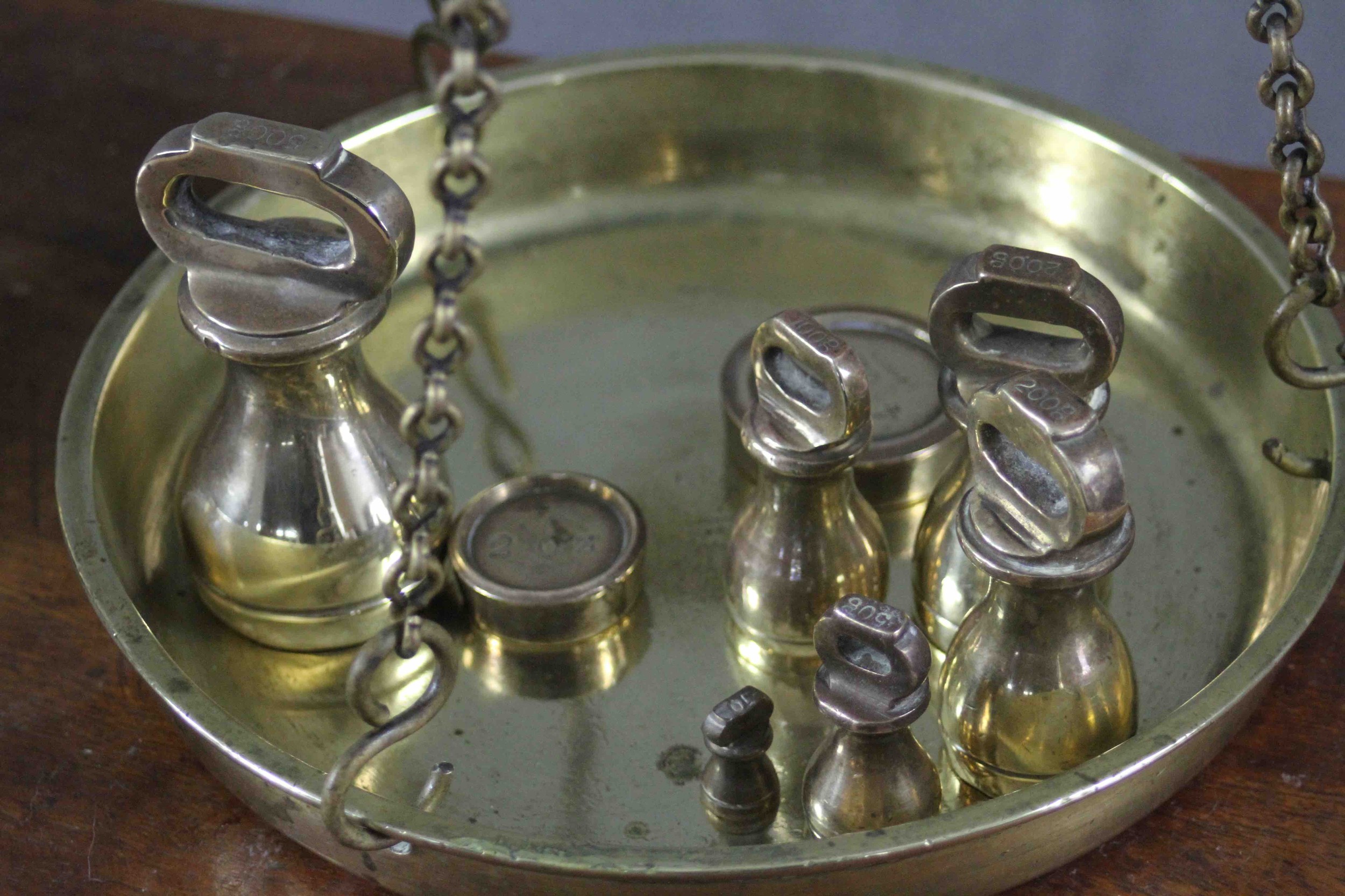 A set of large Victorian Parnall & Sons of Bristol brass and oak shop scales with weights. Impressed - Image 3 of 6