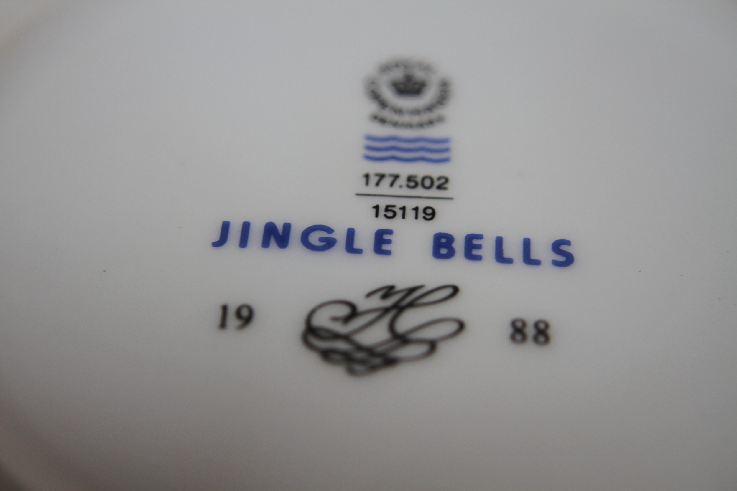 A collection of four pieces of porcelain. Including a gilded floral design flower vase, a Royal - Image 6 of 9