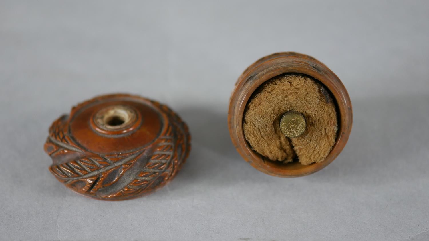 Three 19th century coquilla nut acorn design thimble holders. Each with a repeating foliate design - Image 6 of 7