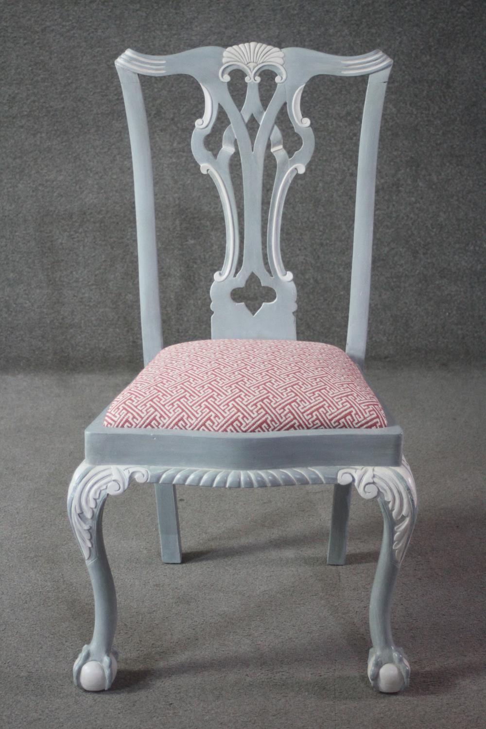 A set of six painted Chippendale style dining chairs with carved and pierced splat backs above - Image 3 of 4