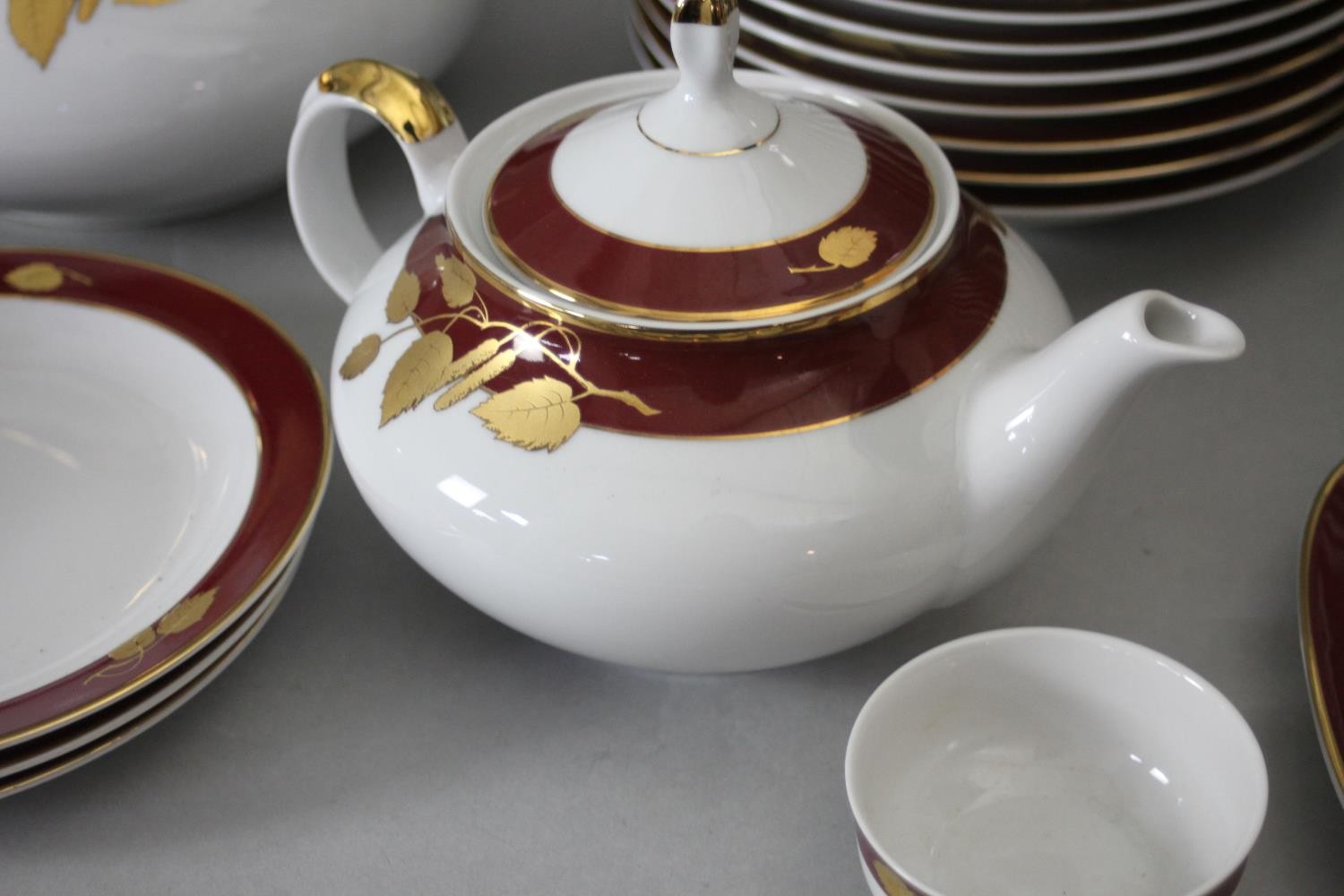 A Thun Czech porcelain twelve person part dinner set in maroon and gilt fruit design. Comprising - Image 10 of 15