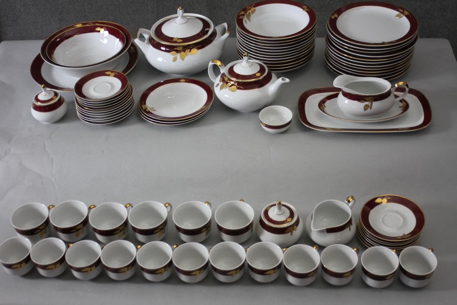 A Thun Czech porcelain twelve person part dinner set in maroon and gilt fruit design. Comprising - Image 8 of 15