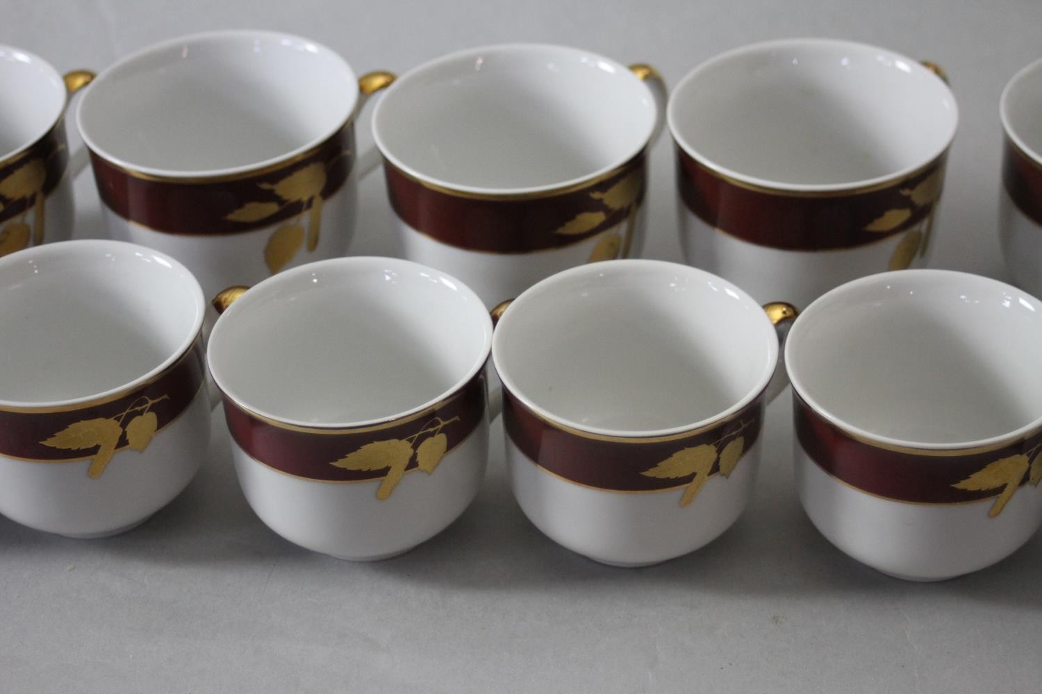 A Thun Czech porcelain twelve person part dinner set in maroon and gilt fruit design. Comprising - Image 12 of 15