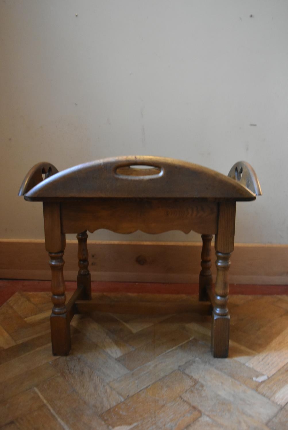 An antique style country elm hinged flap butler's tray on stand. H.48 W.75 D.60cm - Image 3 of 8