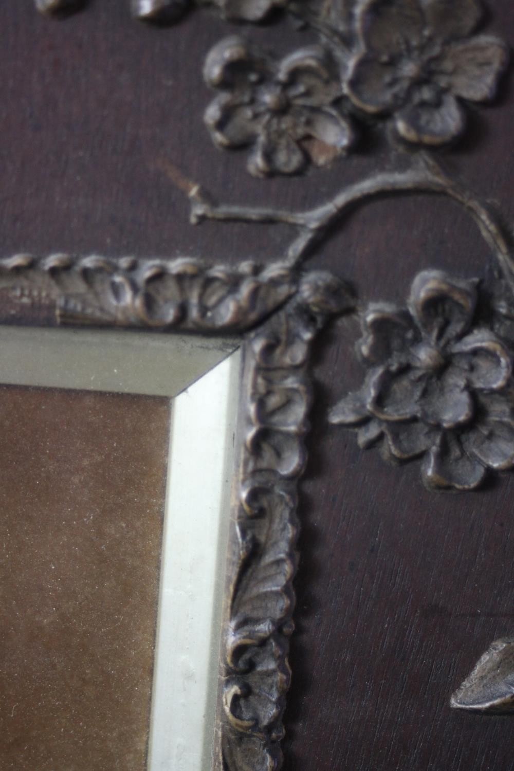 A 19th century veneered and plaster applique floral design picture frame with black and white - Image 5 of 6