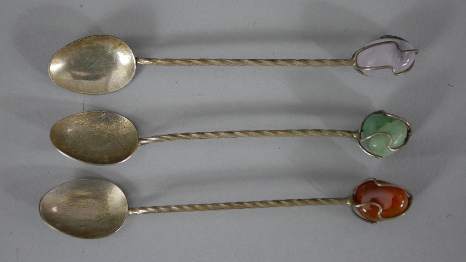 A collection of silver and silver plate. Including two sets of silver sugar tongs, one with shell - Image 10 of 10